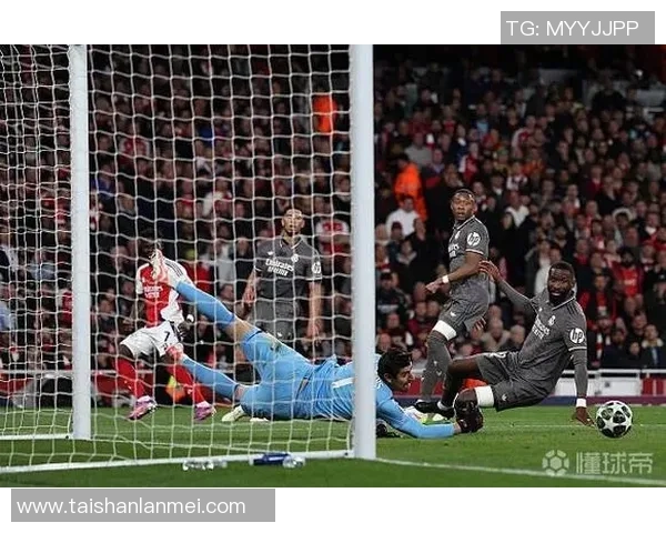 库尔图瓦：守护球门的传奇门将与他的辉煌足球生涯